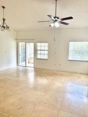 Residential complexes in Oakland Park, Broward County