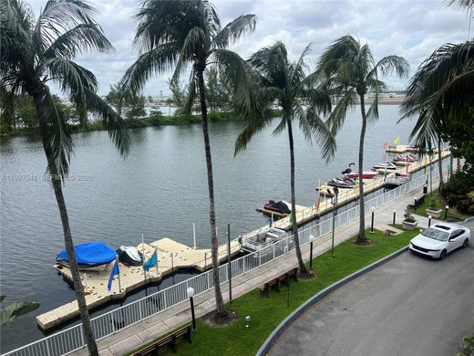 Residential complexes in Miami, Miami-Dade