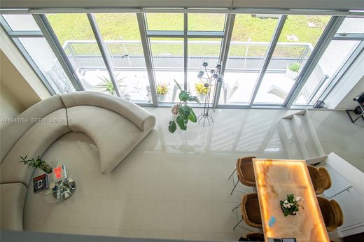 マイアミ, Miami-Dade Countyのアパートメント・コンプレックス