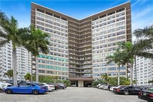 Residential complexes in Fort Lauderdale, Broward County
