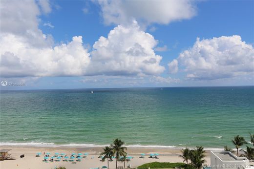 Residential complexes in Hollywood, Broward County