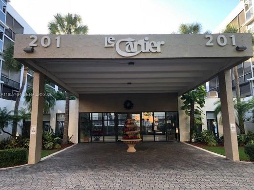 Residential complexes in Sunny Isles Beach, Miami-Dade