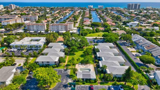 Residential complexes in Delray Beach, Palm Beach