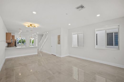 Residential complexes in Doral, Miami-Dade