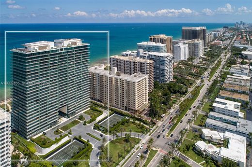 Residential complexes in Bal Harbour, Miami-Dade