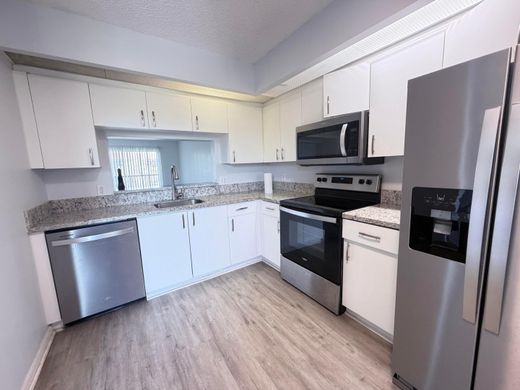 Residential complexes in Pembroke Pines, Broward County