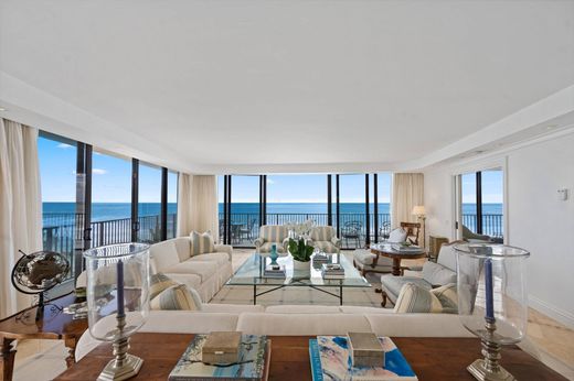 Residential complexes in Palm Beach, Florida