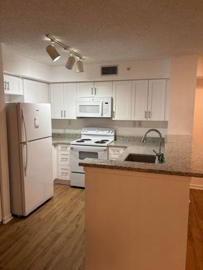 Residential complexes in Lake Worth, Palm Beach