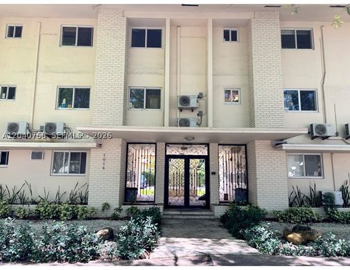 Complexes résidentiels à Coral Gables, Comté de Miami-Dade