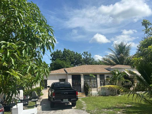 Villa en North Miami, Miami-Dade County