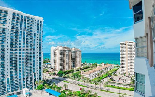 Residential complexes in Hallandale, Broward County