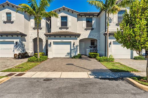 Townhouse in Miami Gardens, Miami-Dade