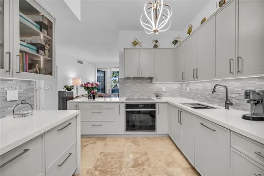 Komplex apartman Miami Beach, Miami-Dade County