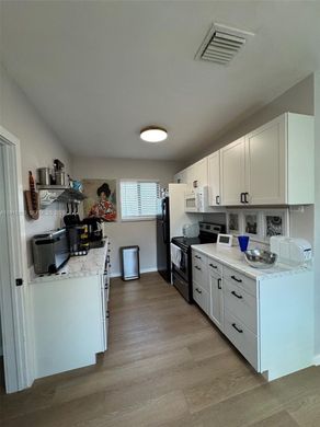 公寓楼  Miami Shores, Miami-Dade County