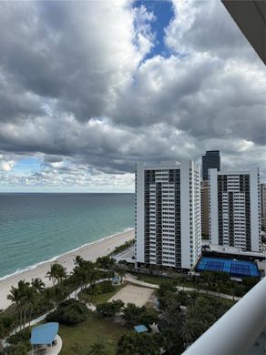 Kamienica w Hallandale Beach, Broward County