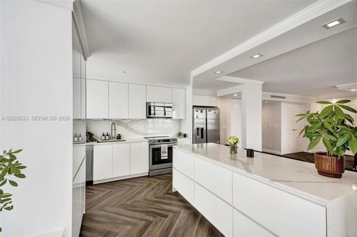 Residential complexes in Sunny Isles Beach, Miami-Dade