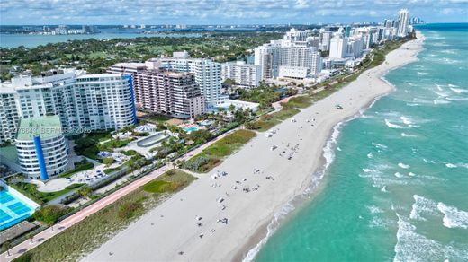 Residential complexes in Miami Beach, Miami-Dade