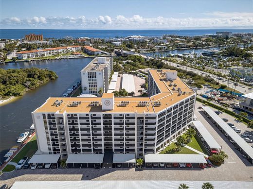 Residential complexes in Deerfield Beach, Broward County