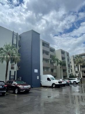 Appartementencomplex in Hialeah Gardens, Miami-Dade County