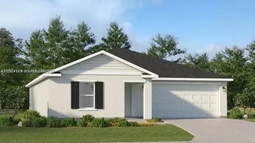 Villa in Winter Haven Mobile Home Park, Polk County
