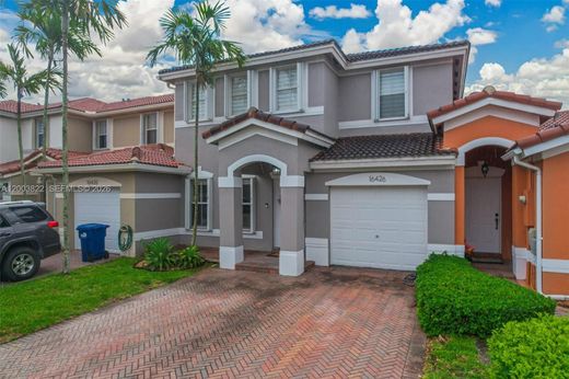 Villa in Miami Terrace Mobile Home, Miami-Dade County
