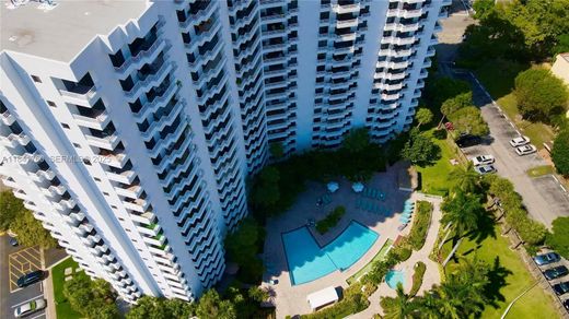 Kamienica w Aventura, Miami-Dade County