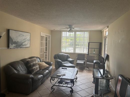 Complexes résidentiels à Coral Gables, Comté de Miami-Dade