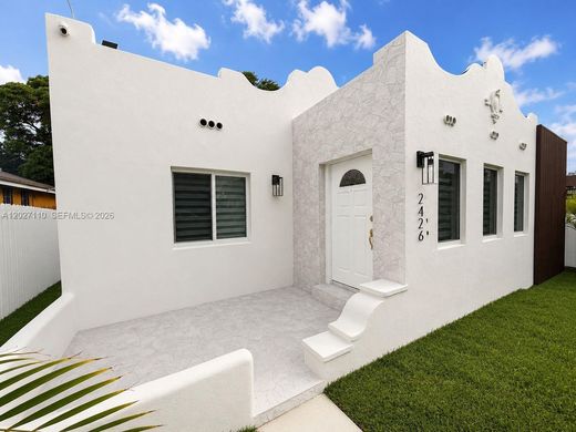 Вилла, Miami Heights Trailer Park, Miami-Dade County