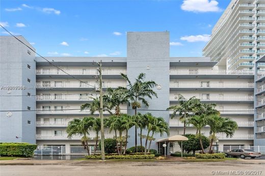 Residential complexes in Miami, Miami-Dade