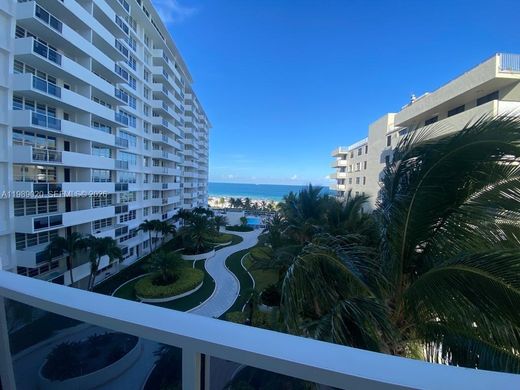 Residential complexes in Miami Beach, Miami-Dade