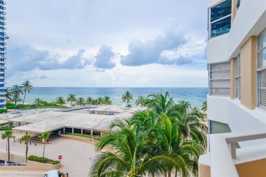 Kamienica w Hallandale Beach, Broward County