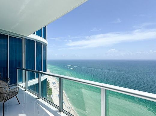 Complexes résidentiels à Sunny Isles Beach, Comté de Miami-Dade