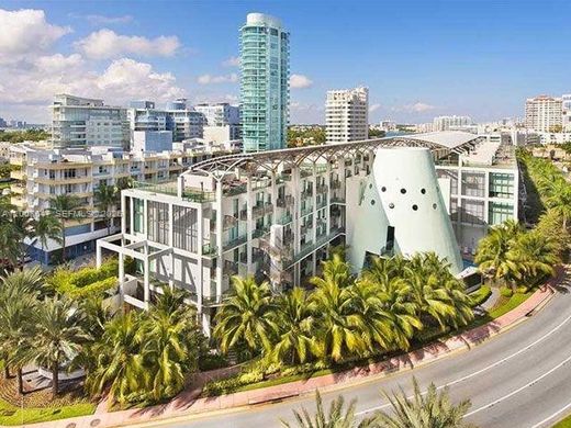 Residential complexes in Miami Beach, Miami-Dade