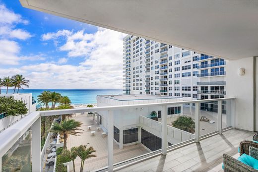 Residential complexes in Hollywood, Broward County