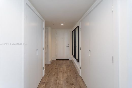 Komplex apartman Miami Beach, Miami-Dade County