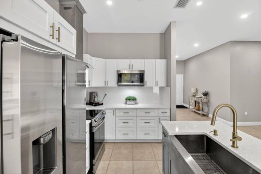 ﻓﻴﻼ ﻓﻲ ميامي، فلوريدا, Miami-Dade County