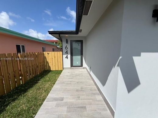 Villa in Hallandale, Broward County