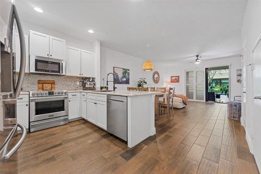 Townhouse in Oakland Park, Broward County