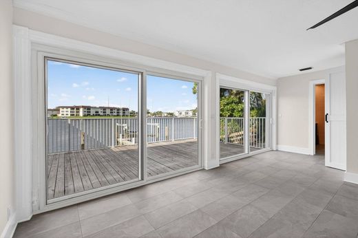 Residential complexes in North Palm Beach, Palm Beach