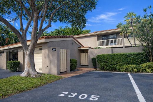 Residential complexes in Hollywood, Broward County