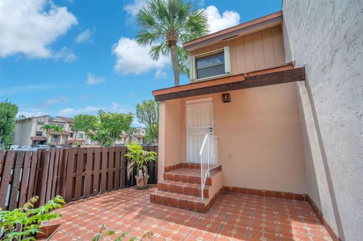 Residential complexes in Miami, Miami-Dade