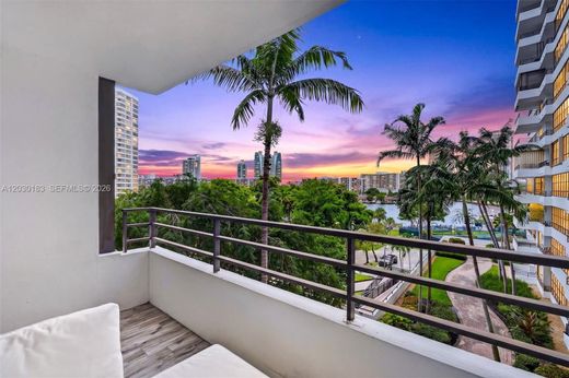 Жилой комплекс, Hallandale Beach, Broward County