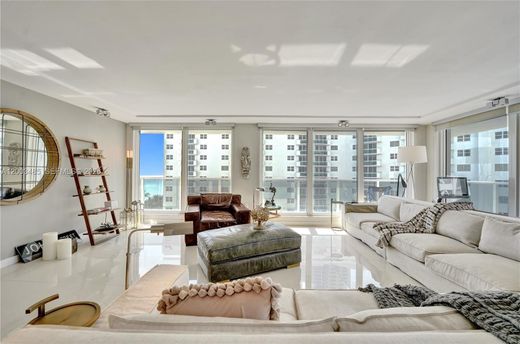 Residential complexes in Hollywood, Broward County