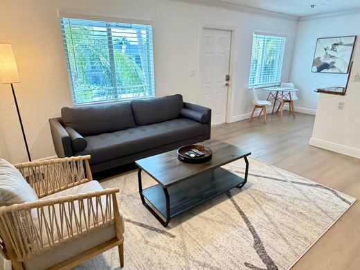 Residential complexes in Fort Lauderdale, Broward County