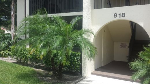 Residential complexes in West Palm Beach, Palm Beach