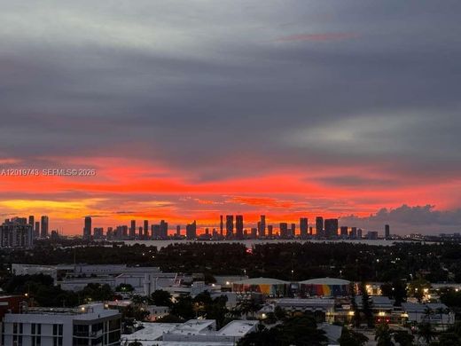Residential complexes in Miami Beach, Miami-Dade