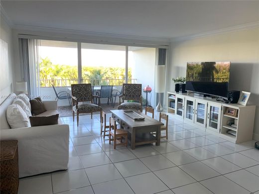 Residential complexes in Key Biscayne, Miami-Dade