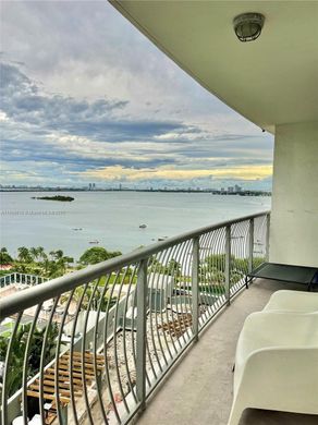 Kamienica w Miami, Miami-Dade County