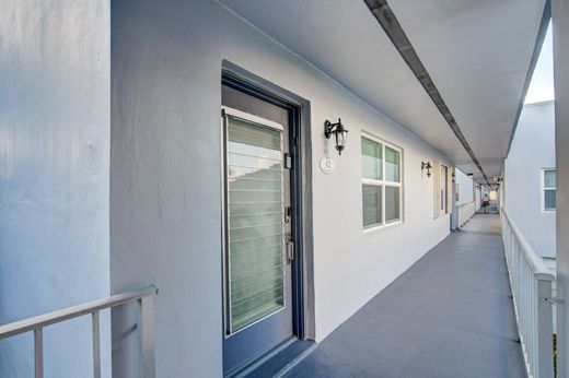 Residential complexes in Delray Beach, Palm Beach