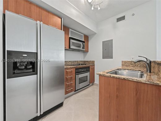 Residential complexes in Pinecrest, Miami-Dade